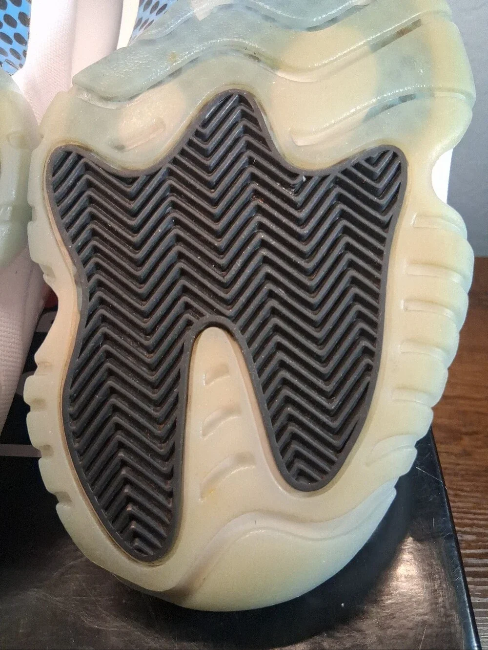 Jordan 11 Retro Legend Blue (2024)
